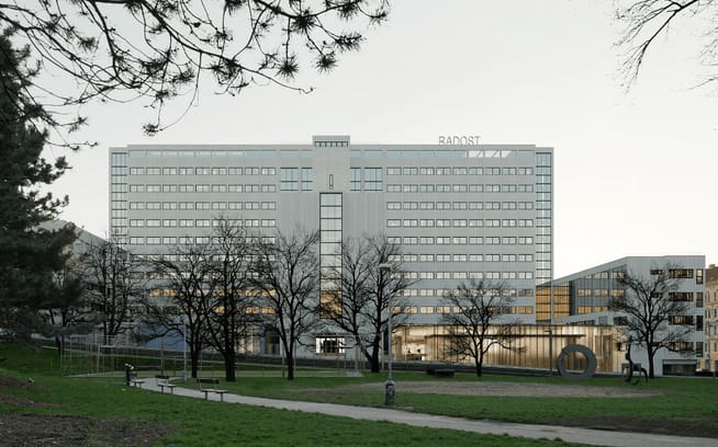 Dům RADOST (Dům odborových svazů) – brownfieldy a nové byty Praha 3 – Žižkov