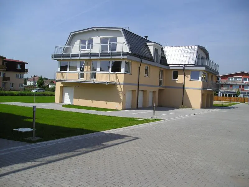 Viladomy Račiněveská II – nové byty Praha 9 – Újezd nad Lesy – foto 2
