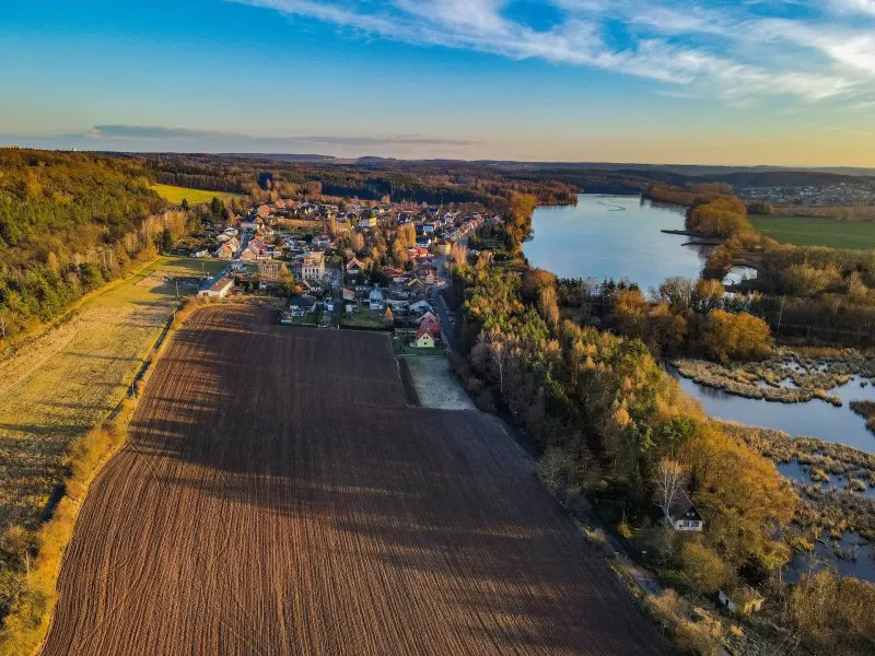 Investiční stavební pozemky Srby u Tuchlovic – pozemky Tuchlovice, okres Kladno – foto 1